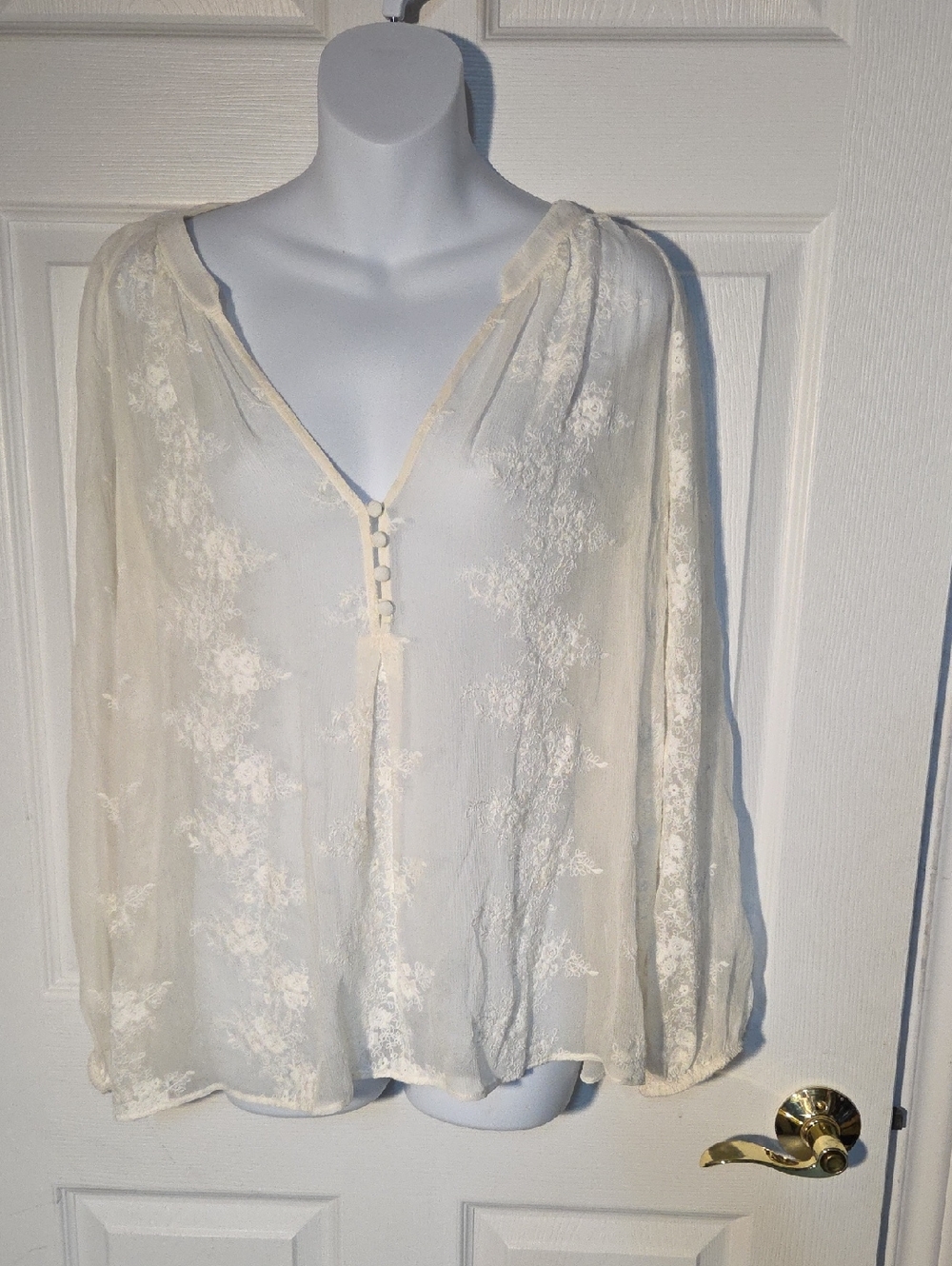 Zoa Sheer Ivory Lace Silk V-Neck Women's Top Sz S